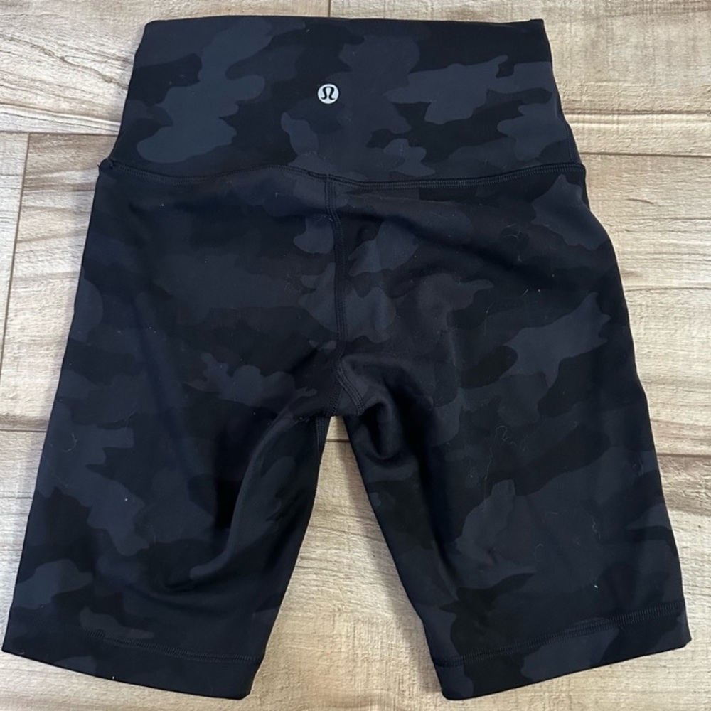 Camo lululemon wunder train shorts